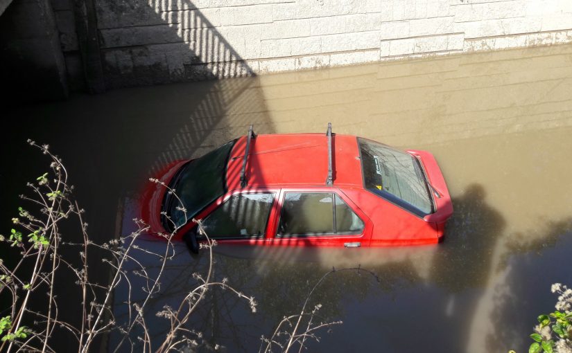 Пътна Помощ: За по-малко от 24 часа втори водач на МПС си потопи колата в наводнения подлез под АМ „ХЕМУС“